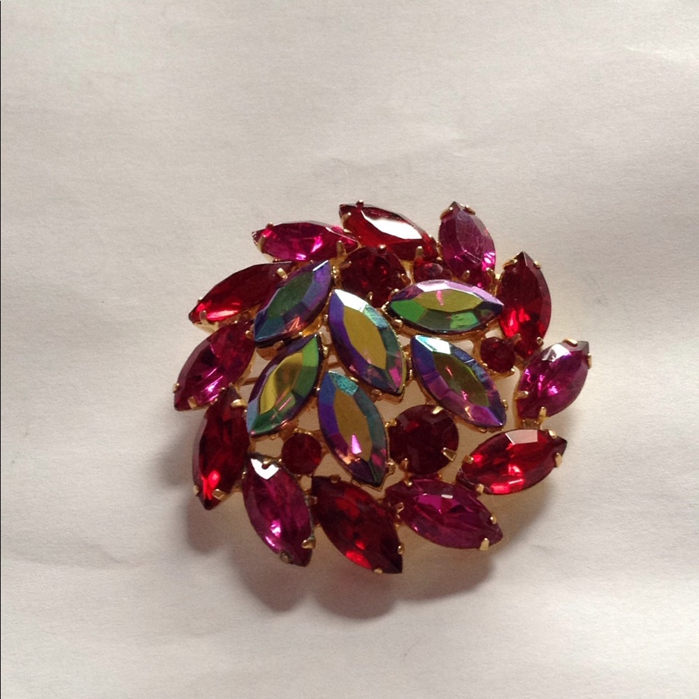 Stunning Vintage Brooch